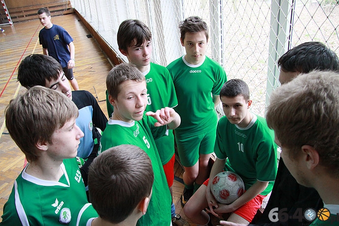 11/17 II Gimnazjalny turniej w piłkę halową o puchar Dyrektora ZS Budowlanych