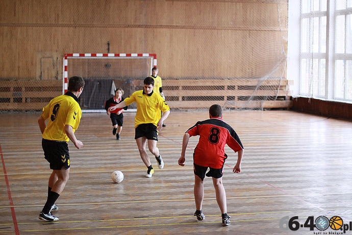 14/17 II Gimnazjalny turniej w piłkę halową o puchar Dyrektora ZS Budowlanych