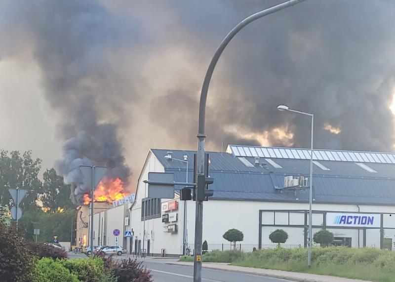 2/19 Pożar hali przy ul. Targowej w Gorzowie