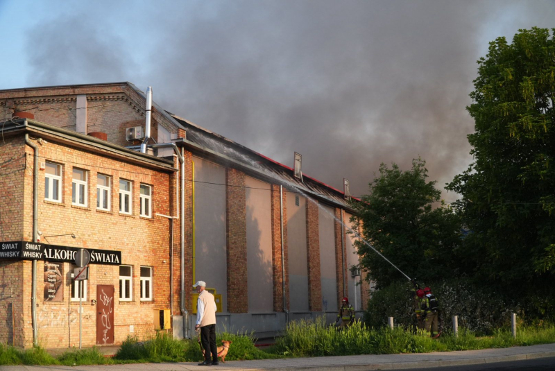 7/19 Pożar hali przy ul. Targowej w Gorzowie