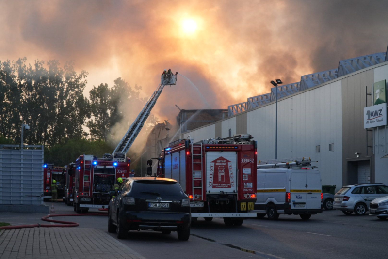 9/19 Pożar hali przy ul. Targowej w Gorzowie