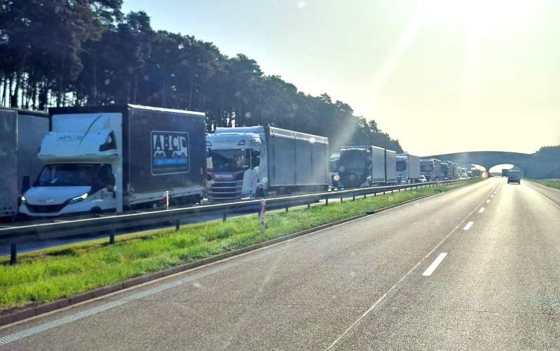 3/5 Ogromne korki na autostradzie A2 w kierunku Świecka