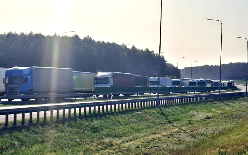 4/5 Ogromne korki na autostradzie A2 w kierunku Świecka