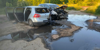 Pożar Volkswagena i Forda przy ul. Kostrzyńskiej