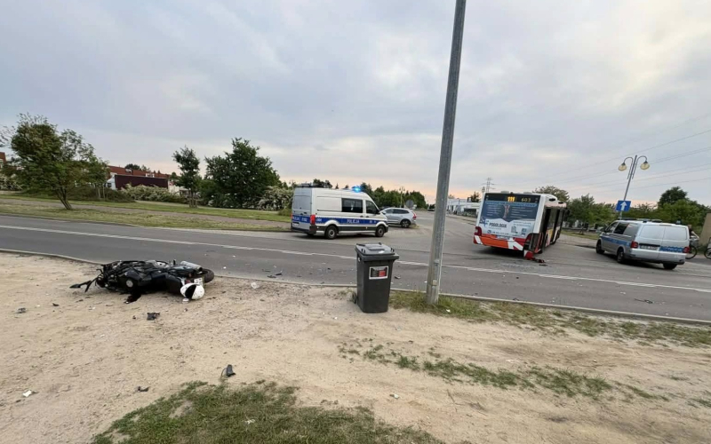 4/4 Zderzenie autobusu MZK i motocyklisty na Żwirowej