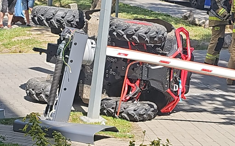 5/7 Wjechała quadem w szlaban na Dowgielewiczowej