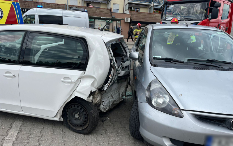1/5 Pijany kierowca Audi uderzył w Volkswagena na Szarych Szeregów