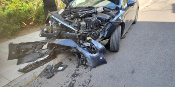 Zderzenie Peugeota i Dacii na Sikorskiego