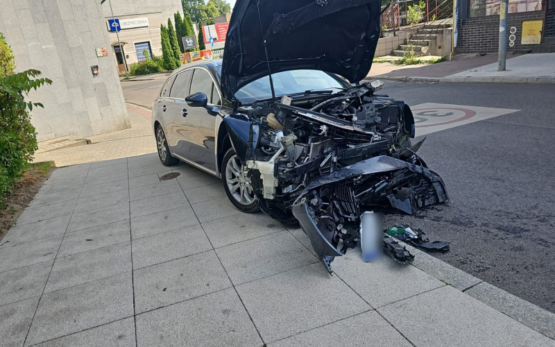4/4 Zderzenie Peugeota i Dacii na Sikorskiego