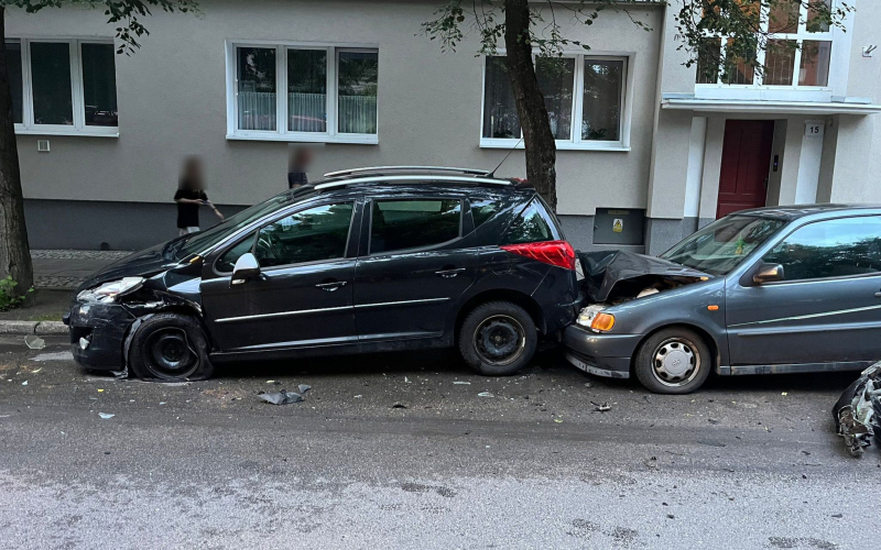 2/5 Pijany kierowca Audi rozbił auta na Borowskiego