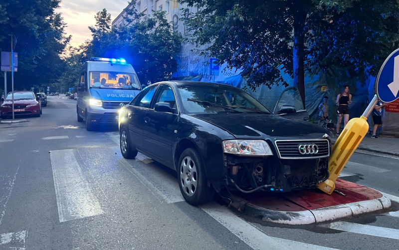 4/5 Pijany kierowca Audi rozbił auta na Borowskiego