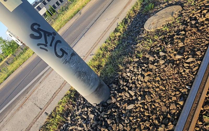 1/4 Pijana kierująca rozbiła Toyotę na Kostrzyńskiej