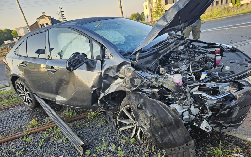 3/4 Pijana kierująca rozbiła Toyotę na Kostrzyńskiej