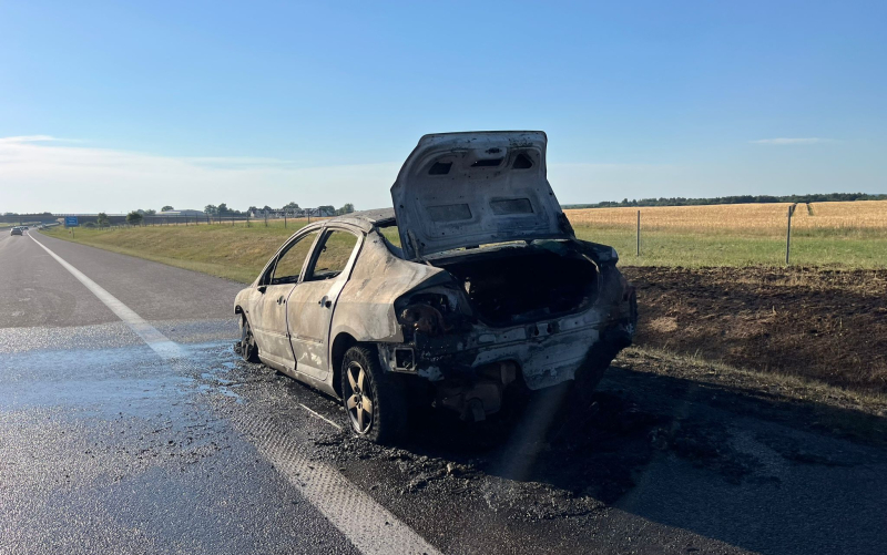 11/12 Pożar Peugeota na S3 