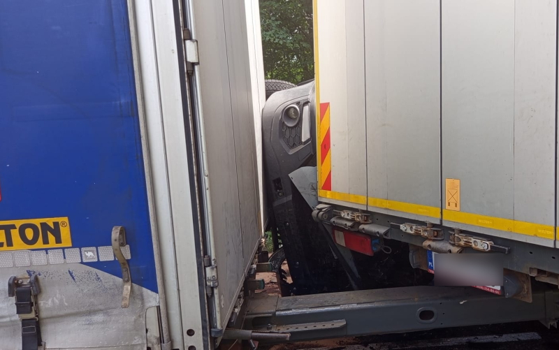 4/8 Zderzenie dwóch ciężarówek na DK22 w Długiem