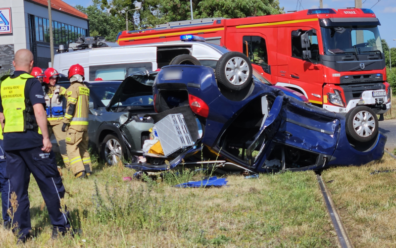 4/9 Zderzenie Renault i KGM na Al. 11 Listopada w Gorzowie