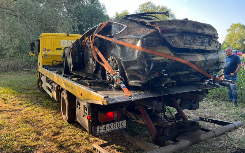 4/4 Rozbita Audi wyciągnięta z Warty w Kostrzynie nad Odrą