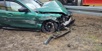 Kierujący BMW uderzył w bariery na S3