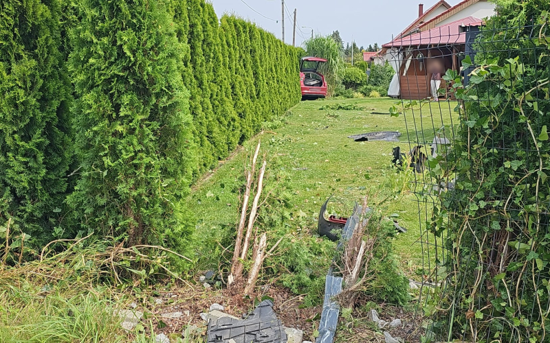6/6 Kierujący Citroenem wjechał w ogrozenie na Skrajnej