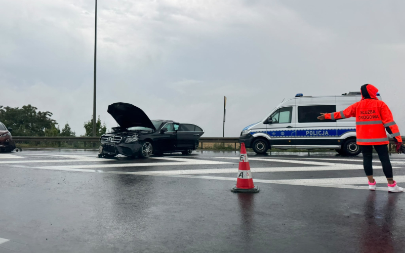 2/4 Zderzenie Mercedesa i Puegeota na S3 w Gorzowie