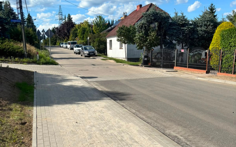 2/6 Brakujący odcinek chodnika i pasów na Owocowej