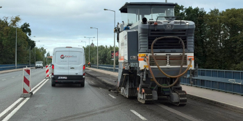 Frezowanie asfaltu na moście Lubuskim w Gorzowie