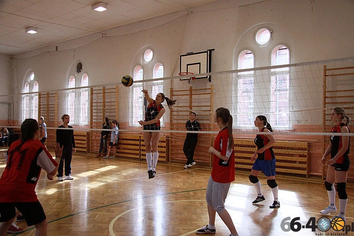 10/13 Gorzów: Turniej piłki siatkowej o puchar Dyrektora Zespołu Szkół Ekonomicznych