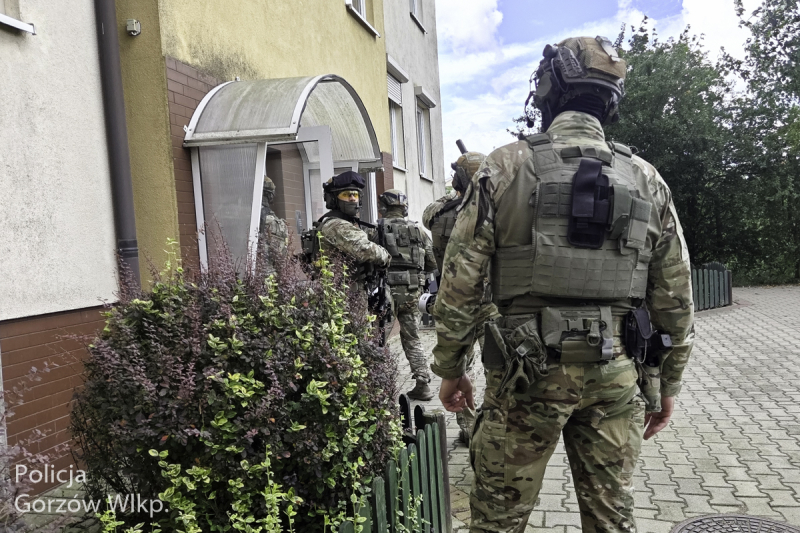 6/9 Gorzów: Siłowe wejście do mieszkania. W akcji kontrterroryści