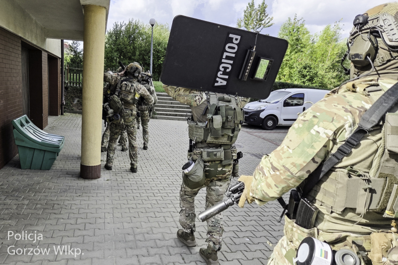 9/9 Gorzów: Siłowe wejście do mieszkania. W akcji kontrterroryści