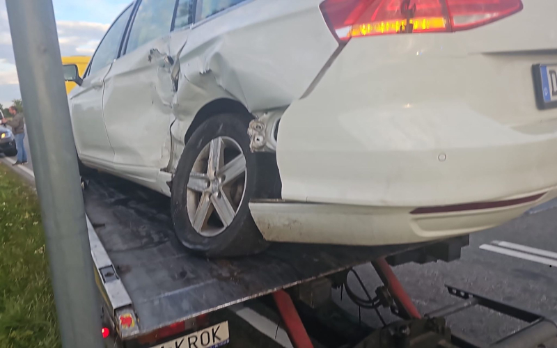 1/4 Zderzenie Volkswagena i BMW na starej trójce