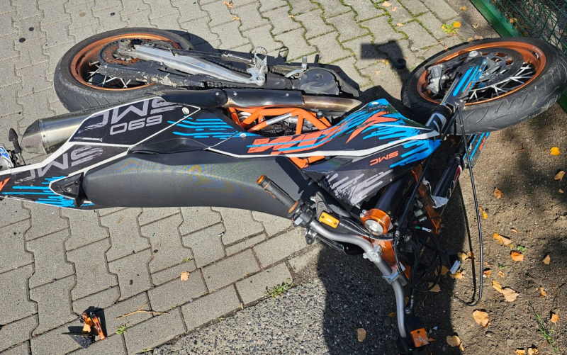 4/4 Wypadek na Walczaka. Zderzenie motocyklisty i Skody