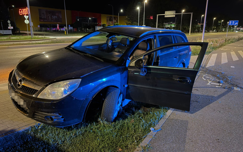 3/5 Pijany kierowca Opla zatrzymany na Myśliborskiej