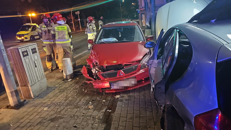 3/8 Wypadek na Warszawskiej. Zderzenie Mitsubishi i BMW