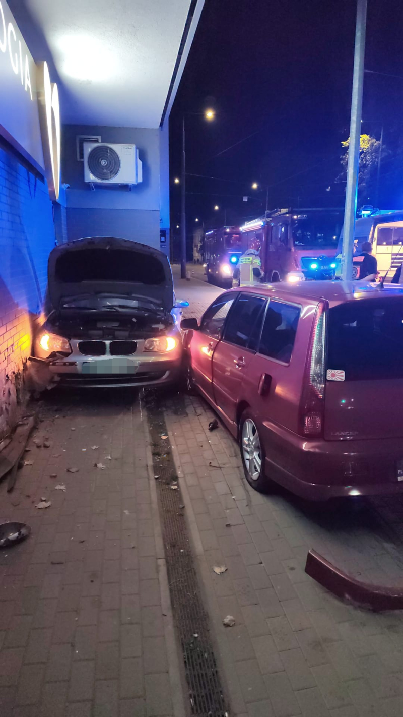 6/8 Wypadek na Warszawskiej. Zderzenie Mitsubishi i BMW