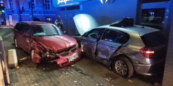 Wypadek na Warszawskiej. Zderzenie Mitsubishi i BMW