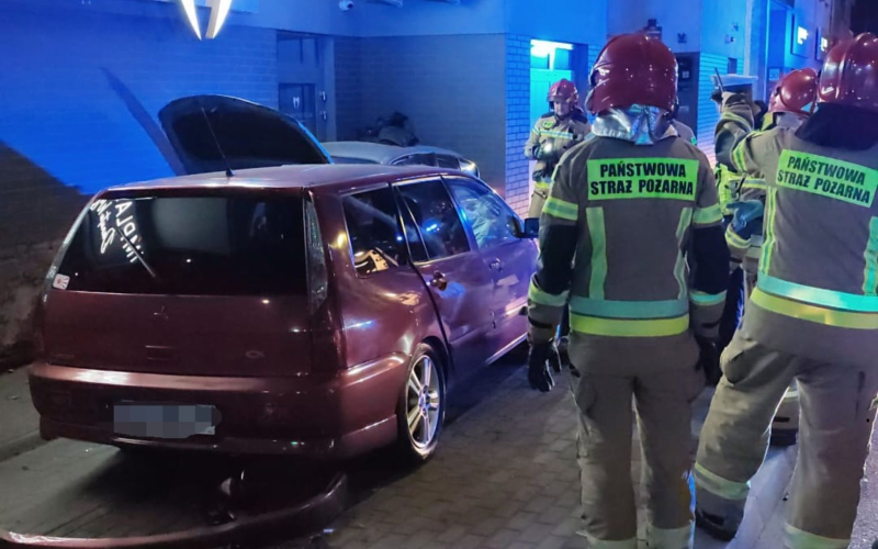 7/9 Wypadek na Warszawskiej. Zderzenie Mitsubishi i BMW