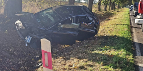 Wypadek na DW130. Czołówka busa i Seata