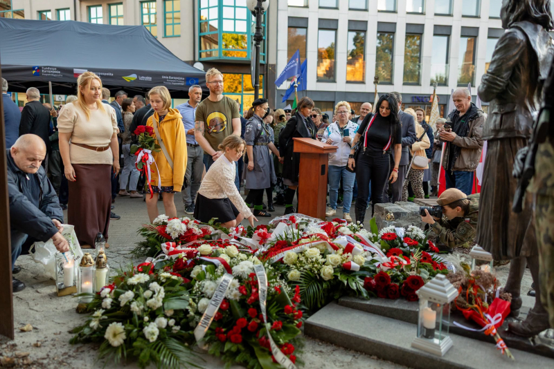 11/15 Odsłonięcie pomnika Danuty Siedzikówny-Inki w Gorzowie