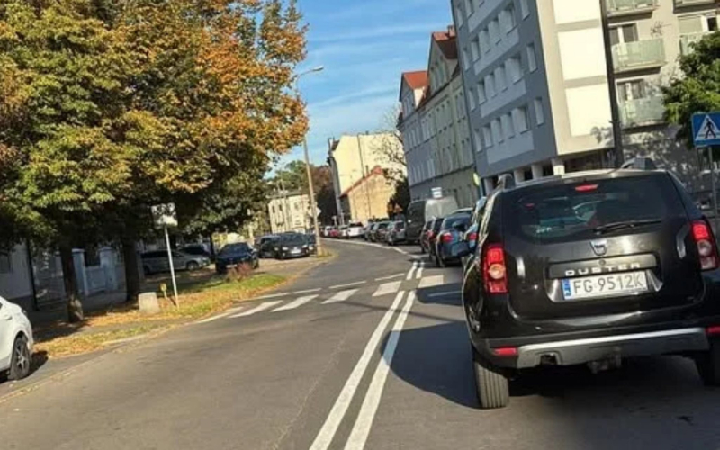 4/4 Zamknięta Wawrzyniaka. Ogromne korki na Zawarciu