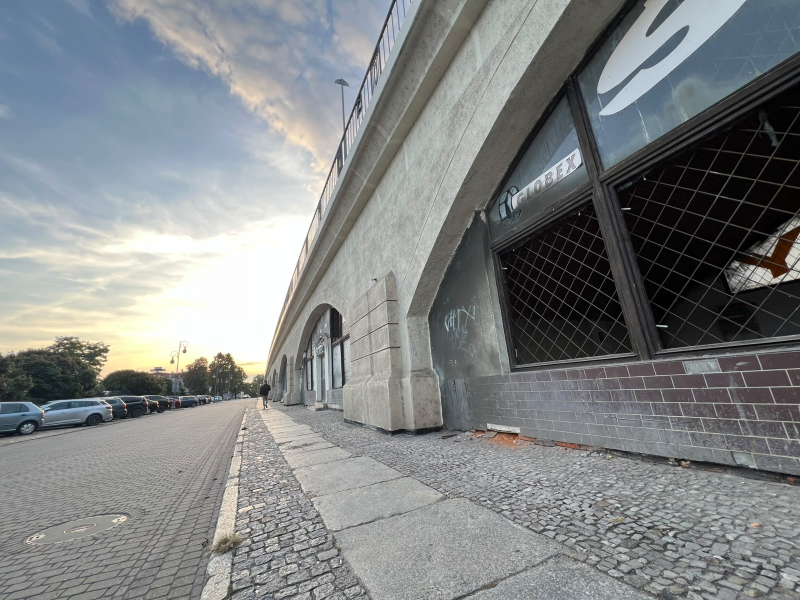 2/3 Opuszczone nisze w na bulwarze w Gorzowie