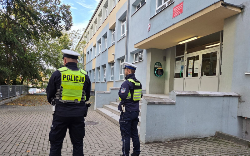 4/8 Policyjne patrole przed szkołami w Gorzowie