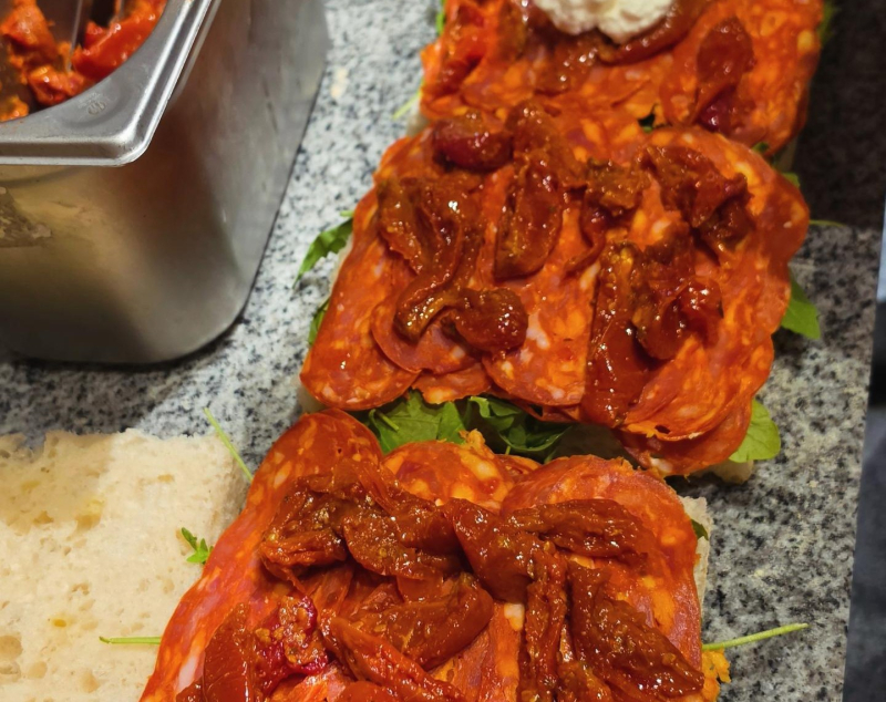 1/6 Restauracja Amici. Nowe miejsce z autentyczną pizzą neapolitańską i włoskimi produktami