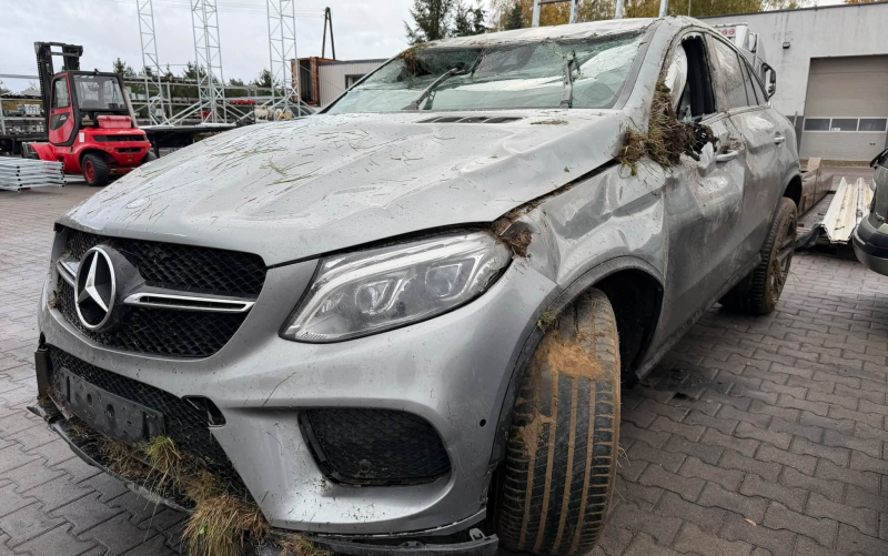 5/7 Dachowanie Mercedesa na S3
