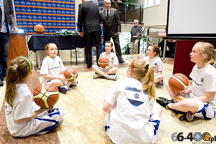 9/25 Gorzów: Prezentacja książki Dariusza Maciejewskiego i Janusza Kopaczewskiego