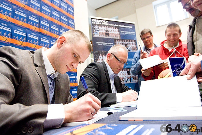 21/25 Gorzów: Prezentacja książki Dariusza Maciejewskiego i Janusza Kopaczewskiego