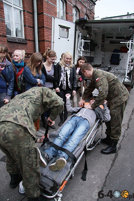 10/22 Gorzów: ZS Ekonomicznych - Zajęcia z wojskowego ratownictwa medycznego