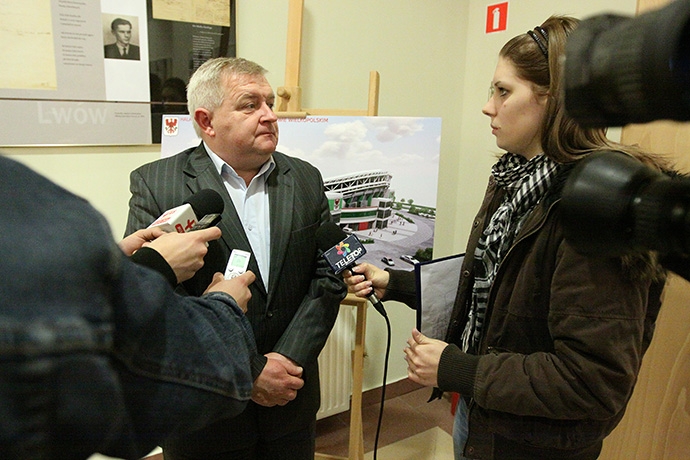 4/12 Konferencja dotycząca Hali Sportowo-Widowiskowej