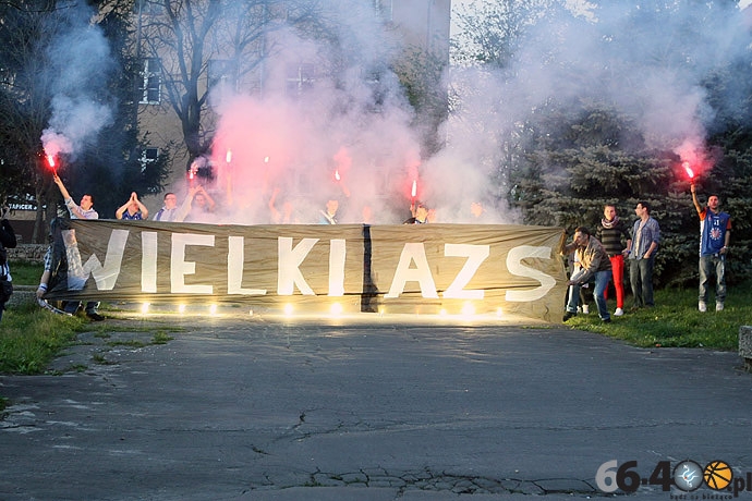 3/33 Kibice podziękowali koszykarkom