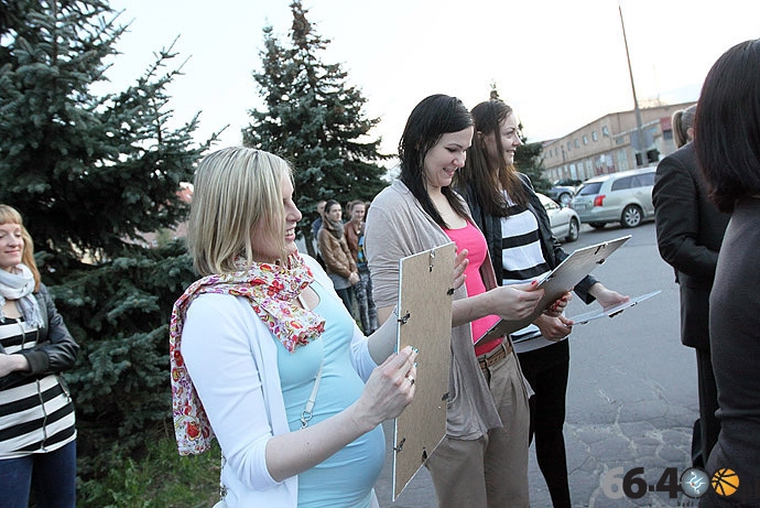 25/33 Kibice podziękowali koszykarkom