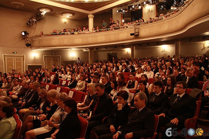 8/30 Gorzów ZS Ekonomicznych: Zakończenie roku maturzystów